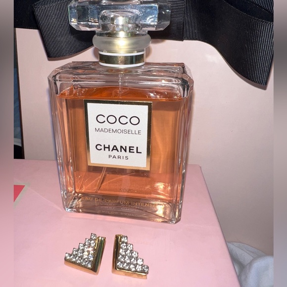 Jewelry - Real gold earrings studs, triangle pyramid design